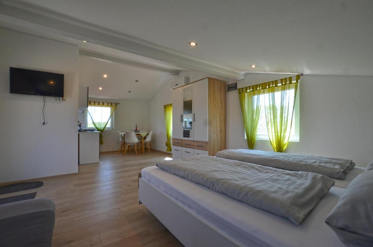 Bavica Apartments Ровінь Екстер'єр фото