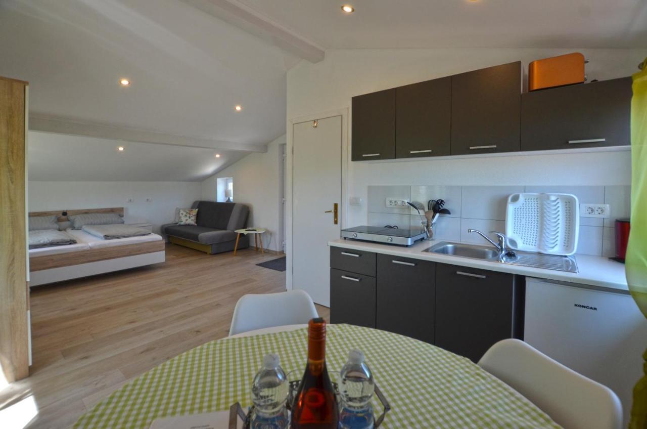 Bavica Apartments Ровінь Екстер'єр фото
