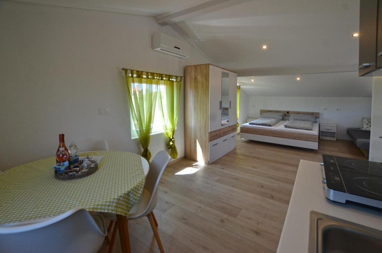 Bavica Apartments Ровінь Екстер'єр фото