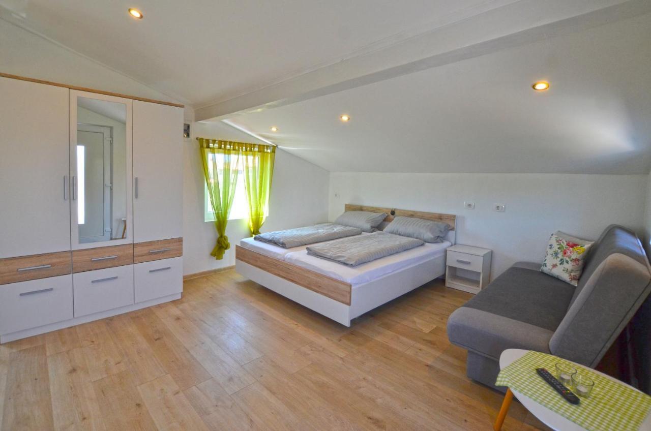 Bavica Apartments Ровінь Екстер'єр фото